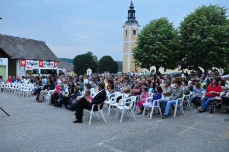 10. let Folklorne skupine Plamen 2