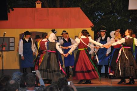 10. let Folklorne skupine Plamen 3