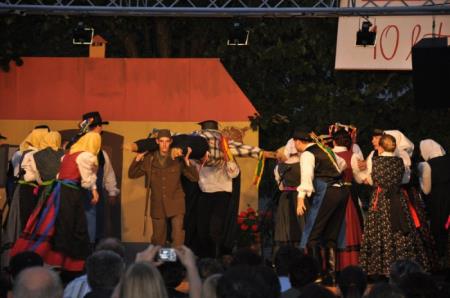 10. let Folklorne skupine Plamen 4