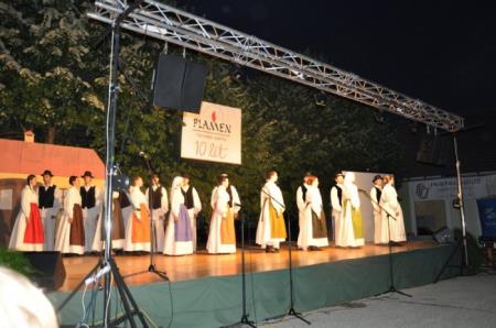 10. let Folklorne skupine Plamen 8