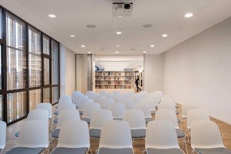 KC_Skocjan_Knjiznica_konferencna2