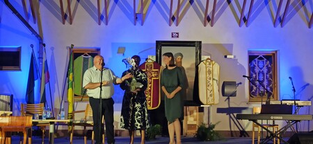 Podelitev_voditeljica