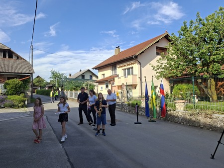Otvoritev kanalizacije in javne razsvetljave v Grmovljah