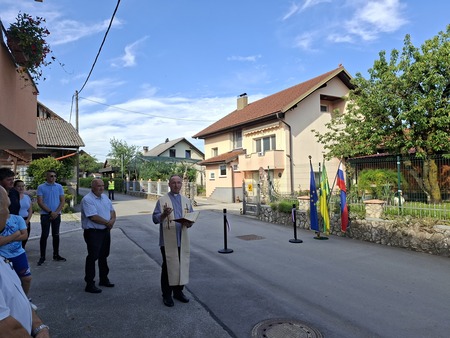 Otvoritev kanalizacije in javne razsvetljave v Grmovljah