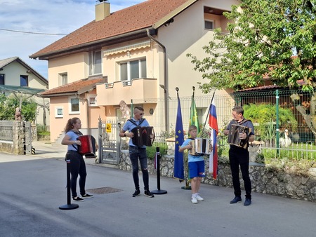 Otvoritev kanalizacije in javne razsvetljave v Grmovljah